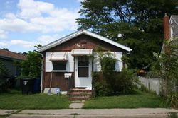 Pre-foreclosure in  SEABREEZE AVE Middletown, NJ 07748