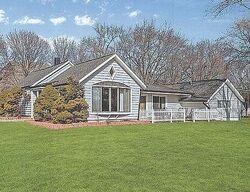 Pre-foreclosure in  HAMAN RD Barrington, IL 60010