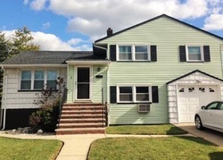 Pre-foreclosure Listing in BENART PL MIDDLESEX, NJ 08846