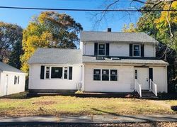 Pre-foreclosure Listing in VAN NORDEN RD WOBURN, MA 01801