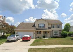 Pre-foreclosure in  WHITE OAK CIR Jackson, WI 53037