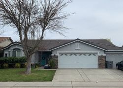 Pre-foreclosure in  MAINLINE DR Elk Grove, CA 95624