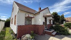 Pre-foreclosure in  HOOK CREEK BLVD Rosedale, NY 11422