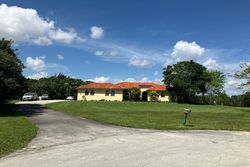 Pre-foreclosure in  SW 52ND CT Fort Lauderdale, FL 33331