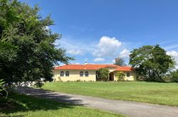 Pre-foreclosure in  SW 52ND CT Fort Lauderdale, FL 33331