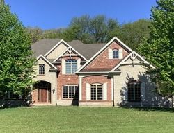 Pre-foreclosure in  OLD MILL CT Elgin, IL 60124