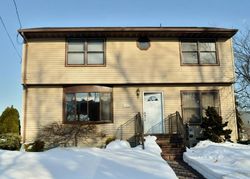 Pre-foreclosure Listing in DOUGLAS ST SAYREVILLE, NJ 08872