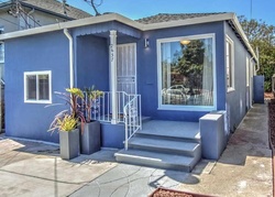 Pre-foreclosure in  74TH AVE Oakland, CA 94605
