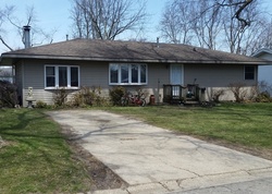 Pre-foreclosure in  EASTVIEW DR Paxton, IL 60957