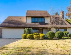 Pre-foreclosure in  TILTON DR Freehold, NJ 07728