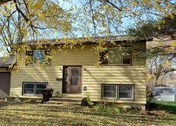  Walnut Dr, Woodstock IL