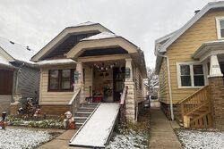 Pre-foreclosure in  S 72ND ST Milwaukee, WI 53219