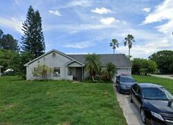 Pre-foreclosure in  SE COLLETTE CIR Port Saint Lucie, FL 34952