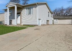 Pre-foreclosure in  HEALY AVE Romeoville, IL 60446