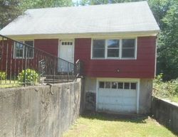 Pre-foreclosure Listing in BEAR HILLS RD NEWTOWN, CT 06470