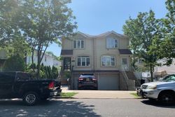Pre-foreclosure in  GREENCROFT AVE Staten Island, NY 10308