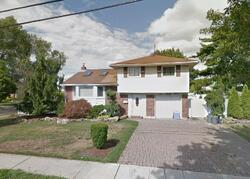 Pre-foreclosure in  N BLEECKER DR Massapequa, NY 11758