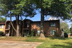 Pre-foreclosure in  WILDWOOD CIR  Louisville, KY 40291