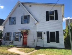 Pre-foreclosure in  GREEN ST Putnam, CT 06260