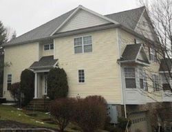 Pre-foreclosure in  WOODCREST LN Danbury, CT 06810
