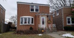 Pre-foreclosure in  S LAWNDALE AVE Chicago, IL 60632