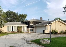 Pre-foreclosure Listing in S SENECA RD PALOS HEIGHTS, IL 60463