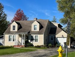 Pre-foreclosure in  REVERE RD Glenview, IL 60025