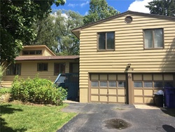 Pre-foreclosure in  WOODLINE DR Penfield, NY 14526