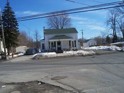 Pre-foreclosure in  N MAIN ST Lyndonville, NY 14098