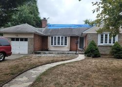 Pre-foreclosure Listing in STAFFORD RD VALLEY STREAM, NY 11580