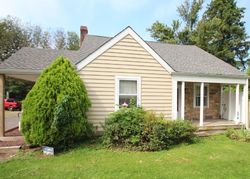 Pre-foreclosure Listing in EASTON RD OTTSVILLE, PA 18942