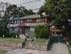 Pre-foreclosure Listing in JEROME AVE MINEOLA, NY 11501