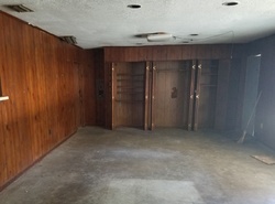 Pre-foreclosure in  HOWARD AVE Dade City, FL 33525