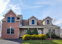  Nestingrock Ln, Levittown PA