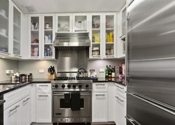 Pre-foreclosure in  PARK AVE  New York, NY 10016