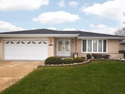 Pre-foreclosure in  LANGLEY AVE South Holland, IL 60473