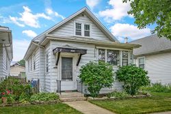 Pre-foreclosure in  W WINONA ST Chicago, IL 60630