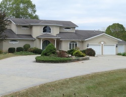 Pre-foreclosure Listing in HIDDEN SHORES DR DIXON, IL 61021