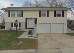 Pre-foreclosure Listing in KINGSDALE RD HOFFMAN ESTATES, IL 60169