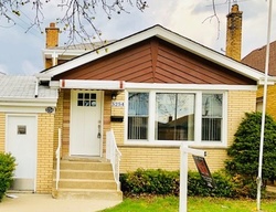 Pre-foreclosure in  N NATCHEZ AVE Chicago, IL 60656