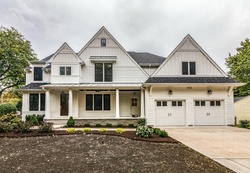 Pre-foreclosure in  BAYBERRY LN Naperville, IL 60563