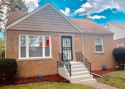 Pre-foreclosure Listing in S 14TH AVE BROADVIEW, IL 60155