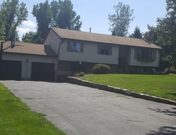 Pre-foreclosure Listing in TOWN FARM RD ENFIELD, CT 06082