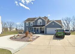Pre-foreclosure in  W BRIARWOOD DR Franklin, WI 53132