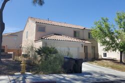Pre-foreclosure in  CARDELINA LN Henderson, NV 89052