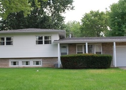 Pre-foreclosure Listing in MARYKNOLL DR LOCKPORT, IL 60441
