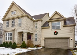 Pre-foreclosure in  VICTORIA LN Huntley, IL 60142