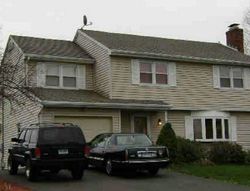 Pre-foreclosure Listing in HALFPENNY LN WETHERSFIELD, CT 06109