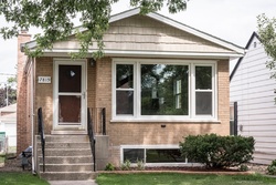 Pre-foreclosure in  LARAMIE AVE Burbank, IL 60459