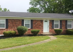 Pre-foreclosure in  HOOPER STATION RD Shelbyville, KY 40065